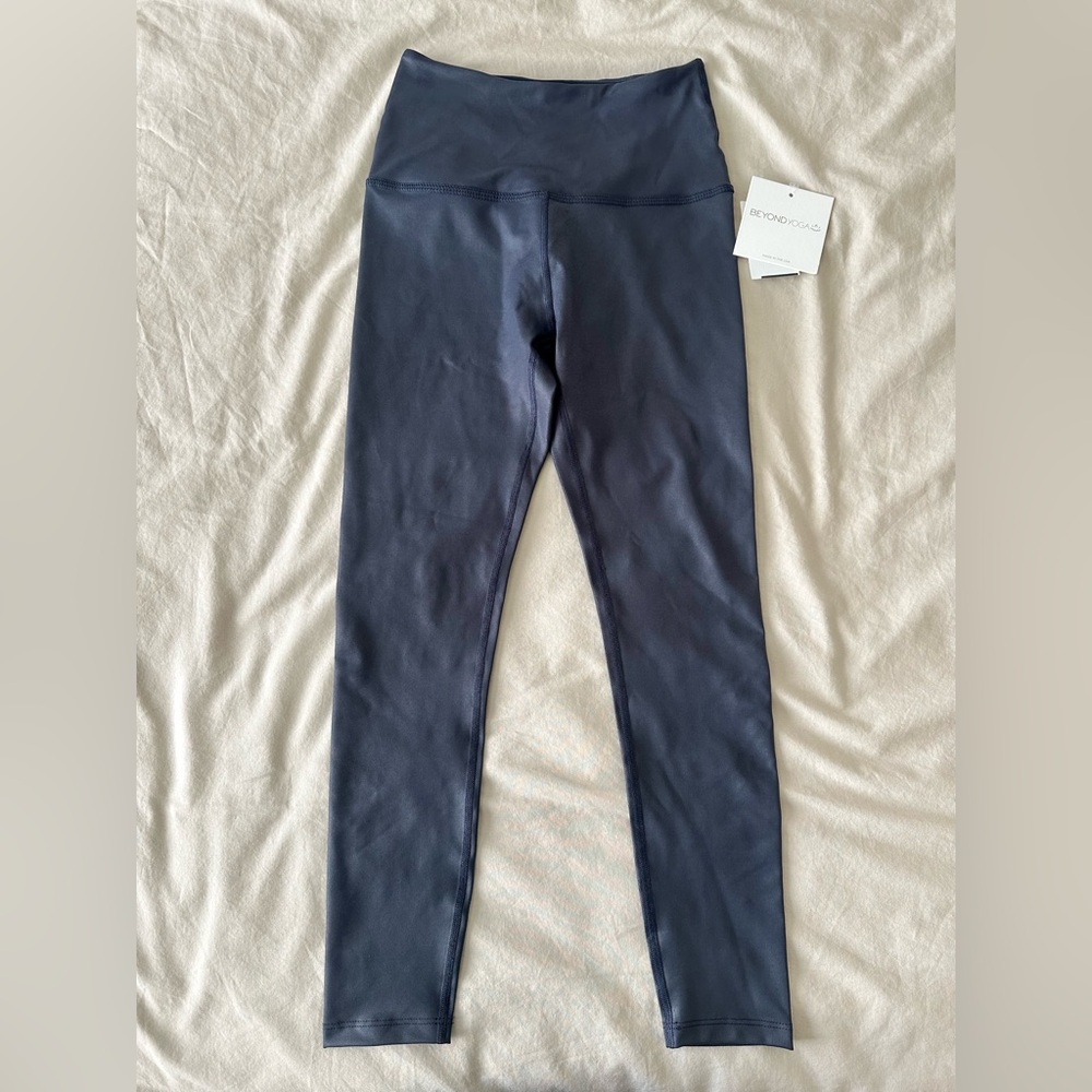 Beyond Yoga Navy Faux Leather leggings Small NWT